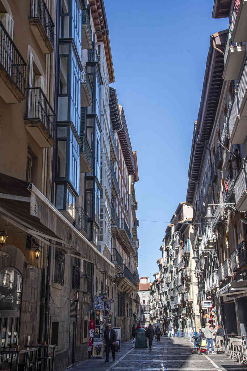 Pamplona 070 - calle de La Estafeta